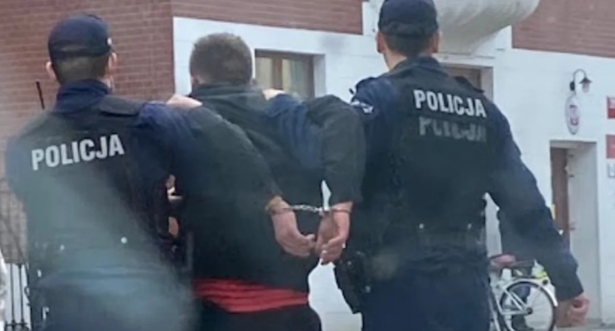 Sąd i prokuratura, Jechał aucie miał broń - zdjęcie, fotografia