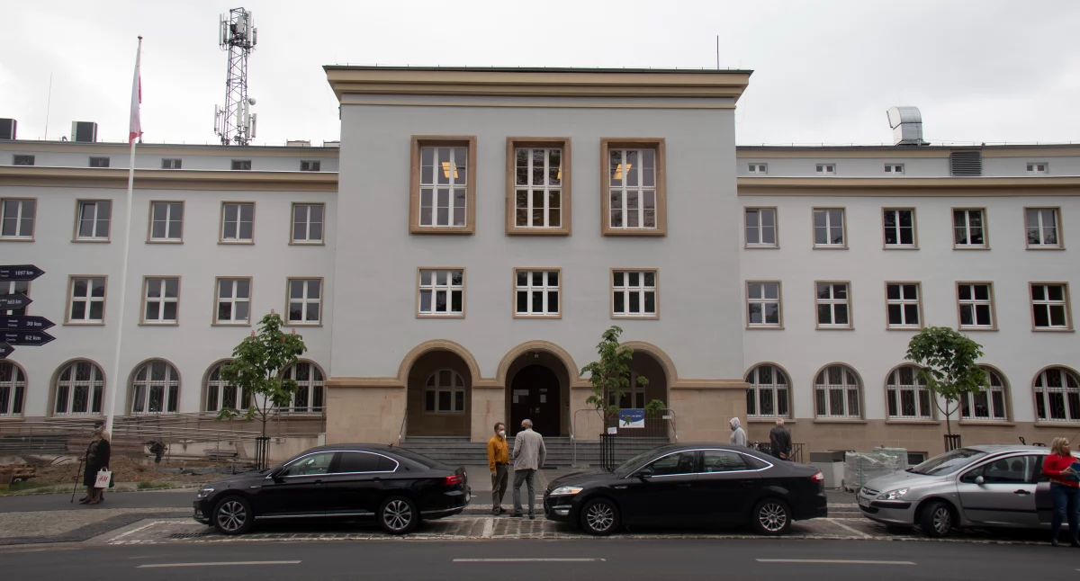 Samorząd, Podwyżki gminnych kierowników - zdjęcie, fotografia