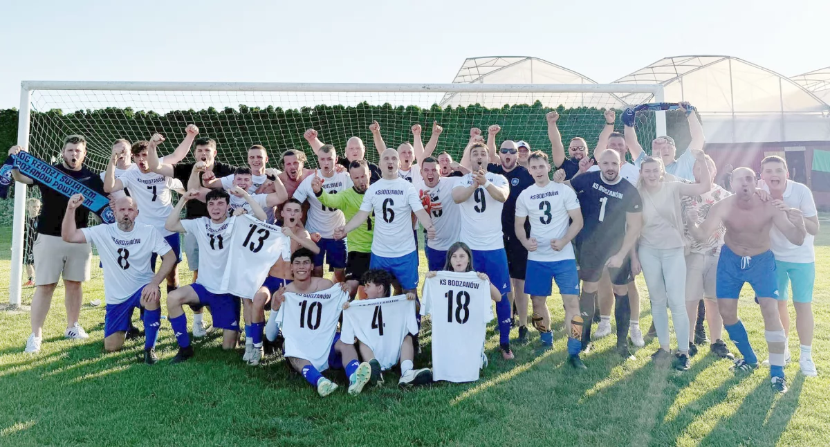 Tak drużyna KS Bodzanów Nowy Świętów świętowała awans do klasy A. Wszystko wskazuje na to, że w tym sezonie może być podobnie. Z tą jednak różnicą, że stawka jest nieco większa - liga okręgowa