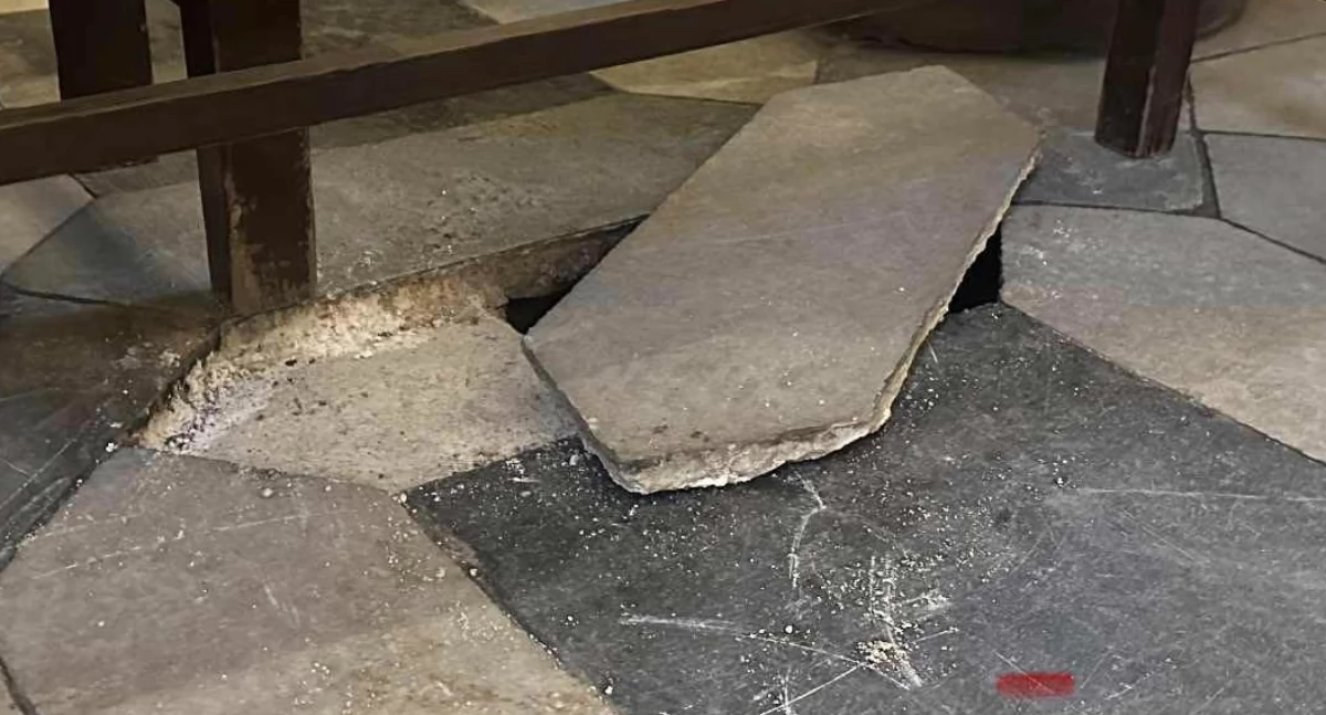 Kościół, Kolejne zapadliska kościele - zdjęcie, fotografia