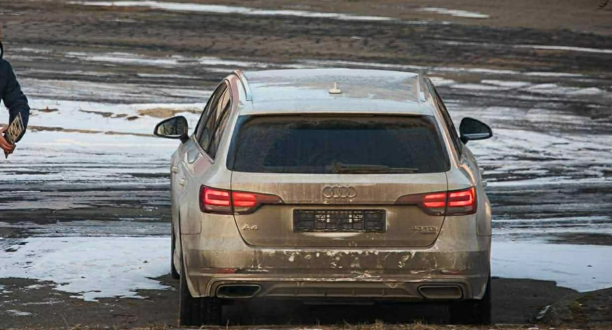 Kierowca po odzyskaniu tablic rejestracyjnych odjechał autem z Głuchołaz 