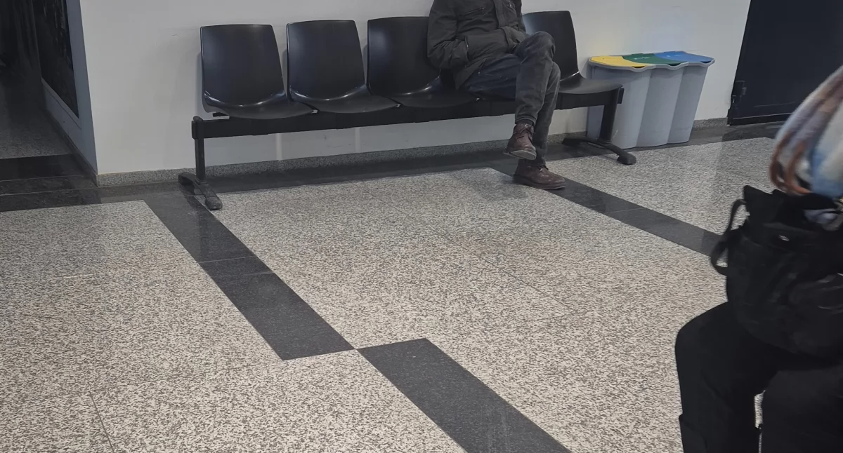 Kontrowersje, Centrum Przesiadkowe robią władze sprawie bezdomnych - zdjęcie, fotografia