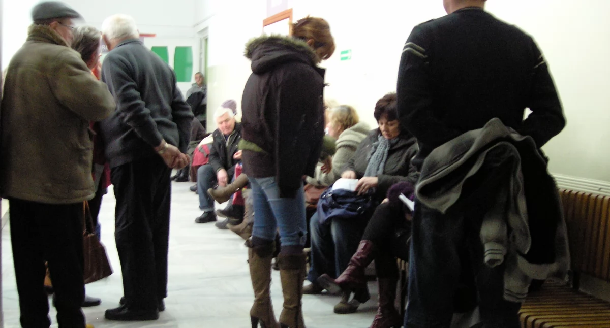 Sprawy społeczne, Mieszkańcy powiatu chorują grypę - zdjęcie, fotografia