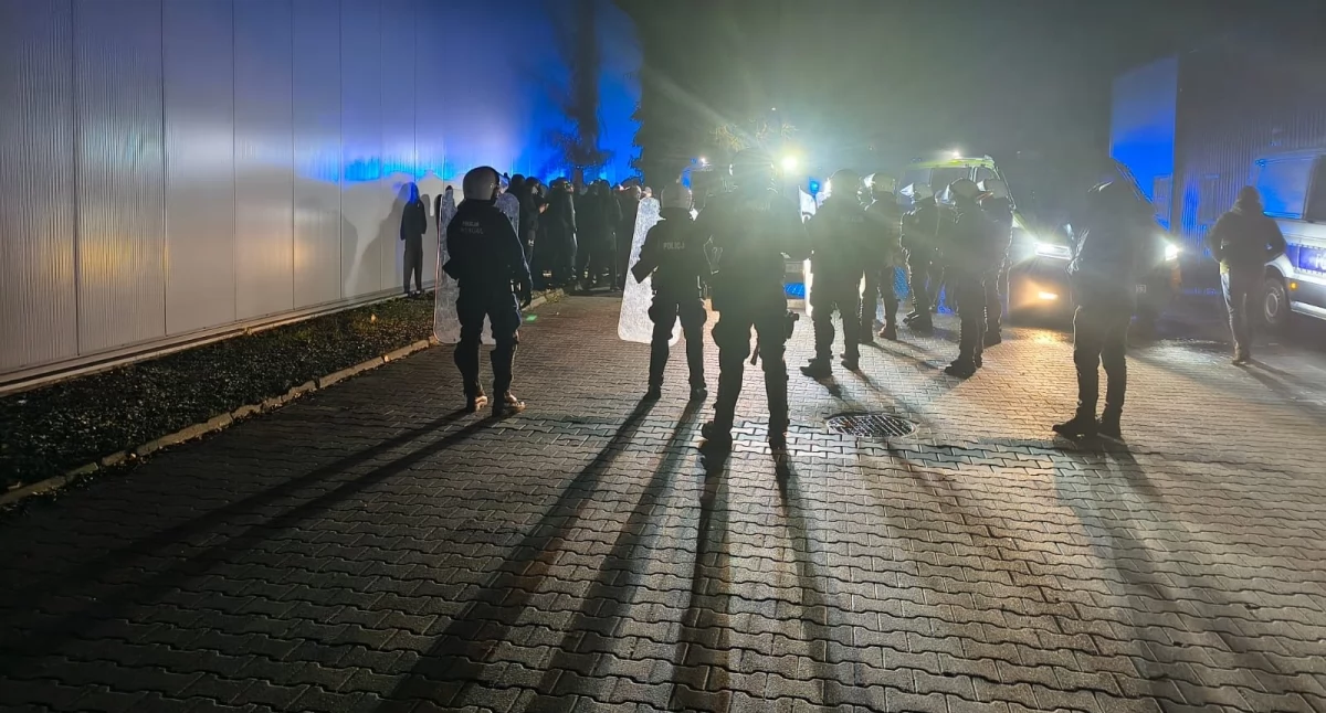 Policja , Miała ustawka - zdjęcie, fotografia