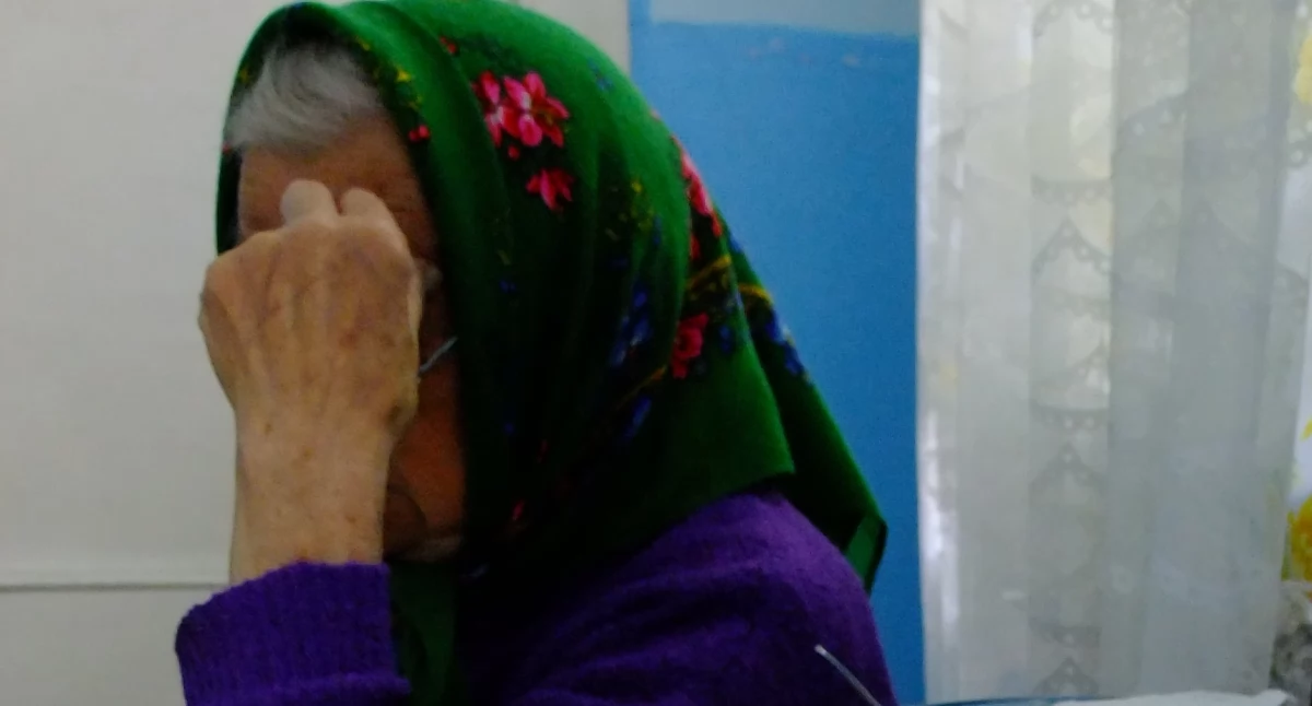 Policja , latka ofiarą oszustów Metoda policjanta - zdjęcie, fotografia