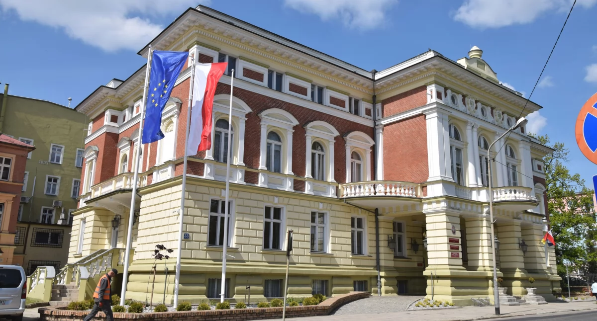 Sprawy społeczne, Zguby starostwie - zdjęcie, fotografia