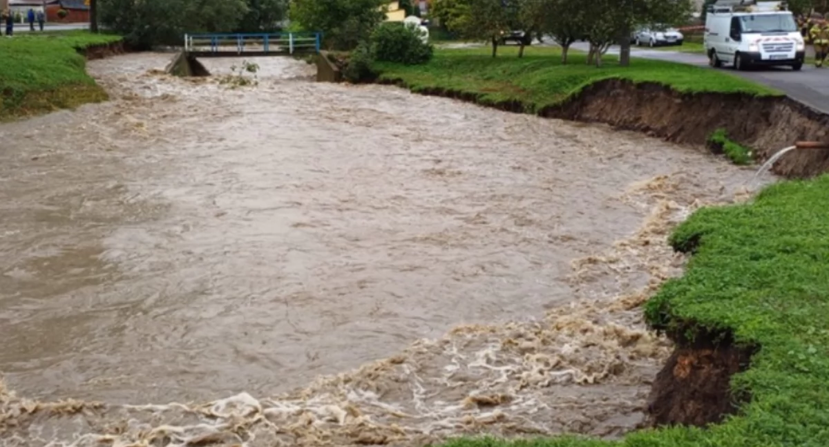 Komunikacja , Wielka zniszczyła drogę przyszłego dokumentacja - zdjęcie, fotografia