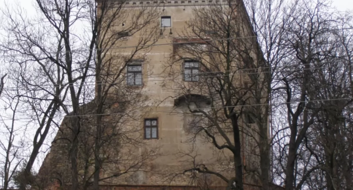 Samorząd, Zamek Otmuchowie może zostać zamknięty spełnia przepisów przeciwpożarowych - zdjęcie, fotografia