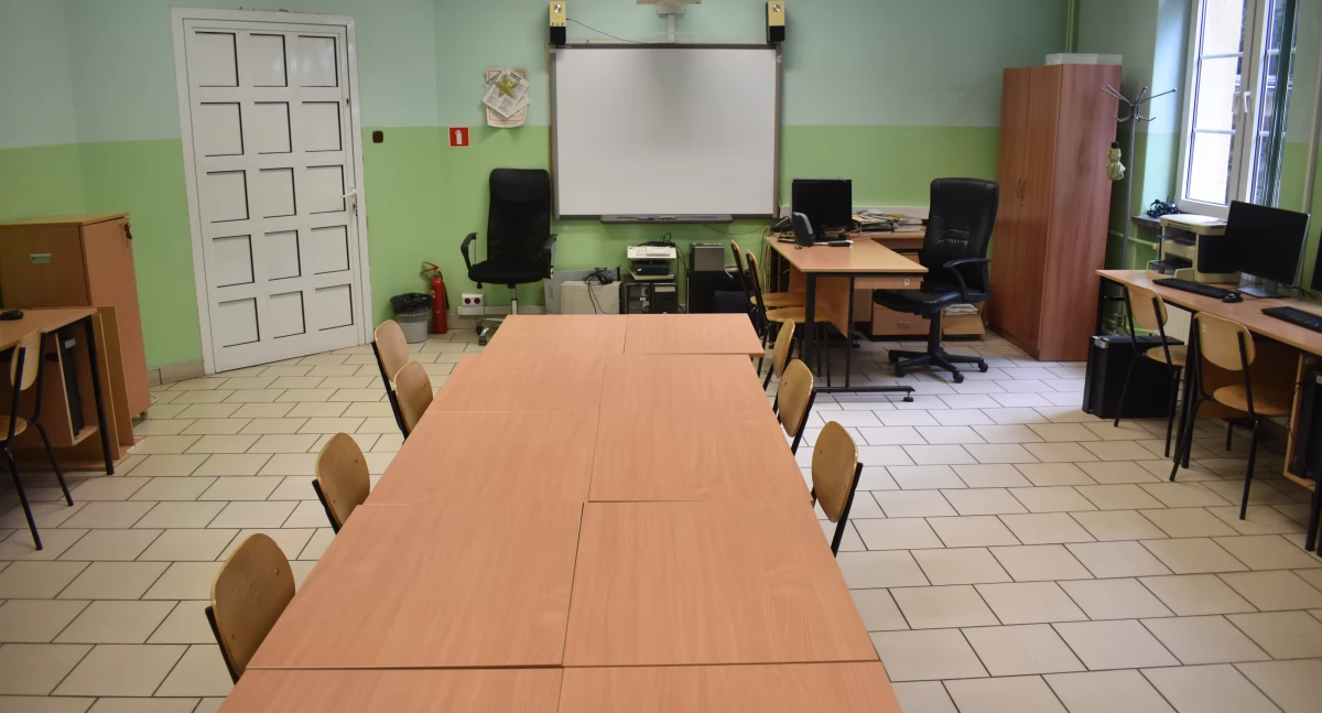 Samorząd, Coraz droższa oświata - zdjęcie, fotografia