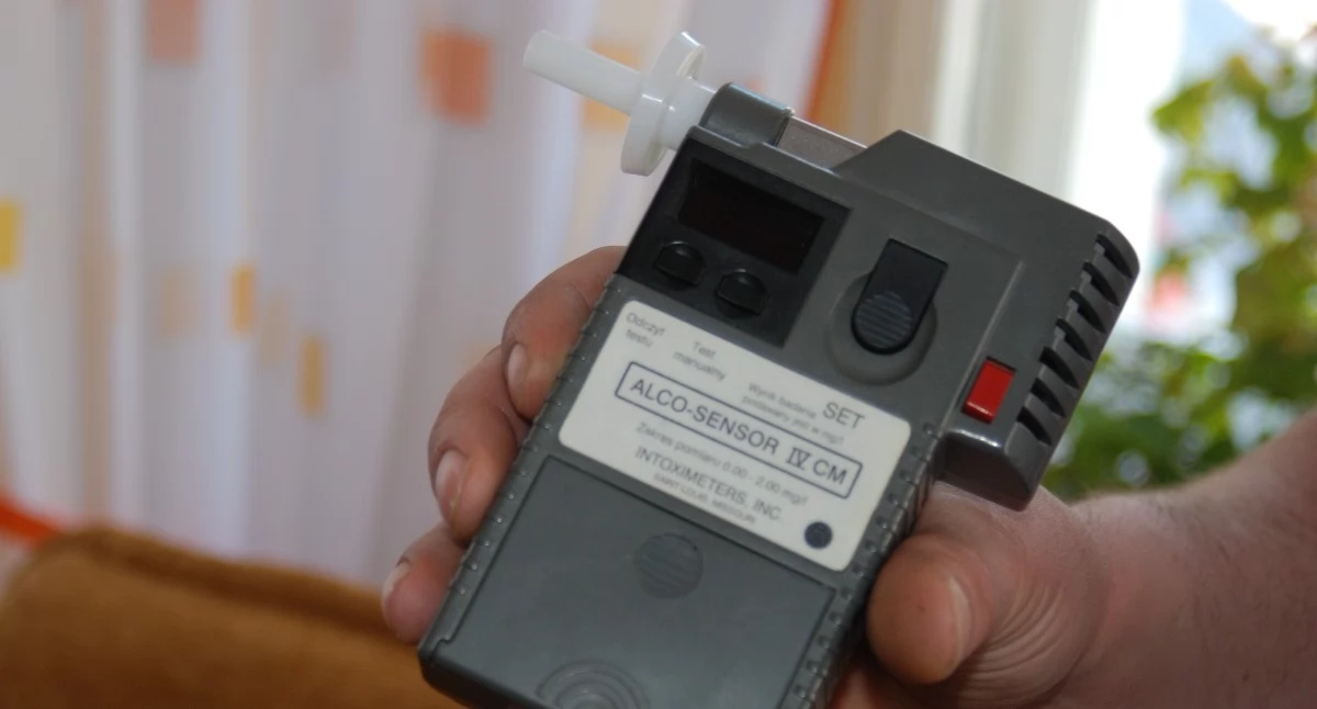 Policja , Pijana matka opiekowała dziećmi - zdjęcie, fotografia