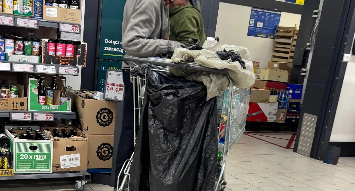 System kaucyjny miał być ekologiczny i wygodny. Na razie jest przede wszystkim chaotyczny i pokazuje polską biedę