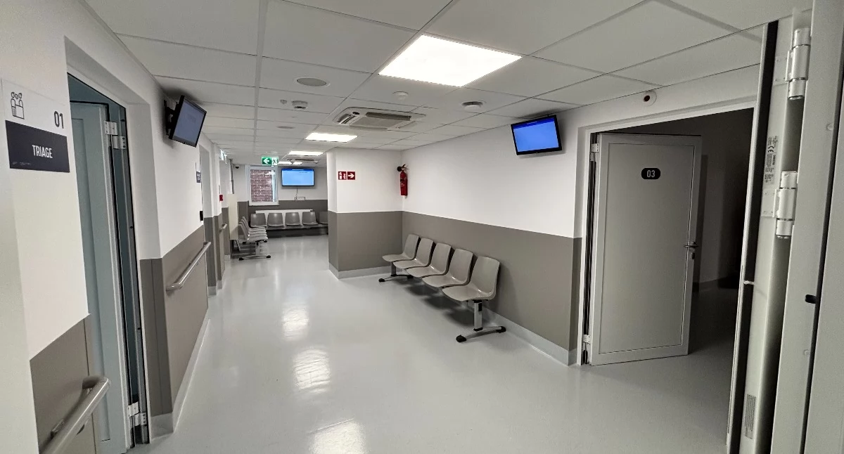 Ludzie, Nysie wraca miesiącach powodzi - zdjęcie, fotografia