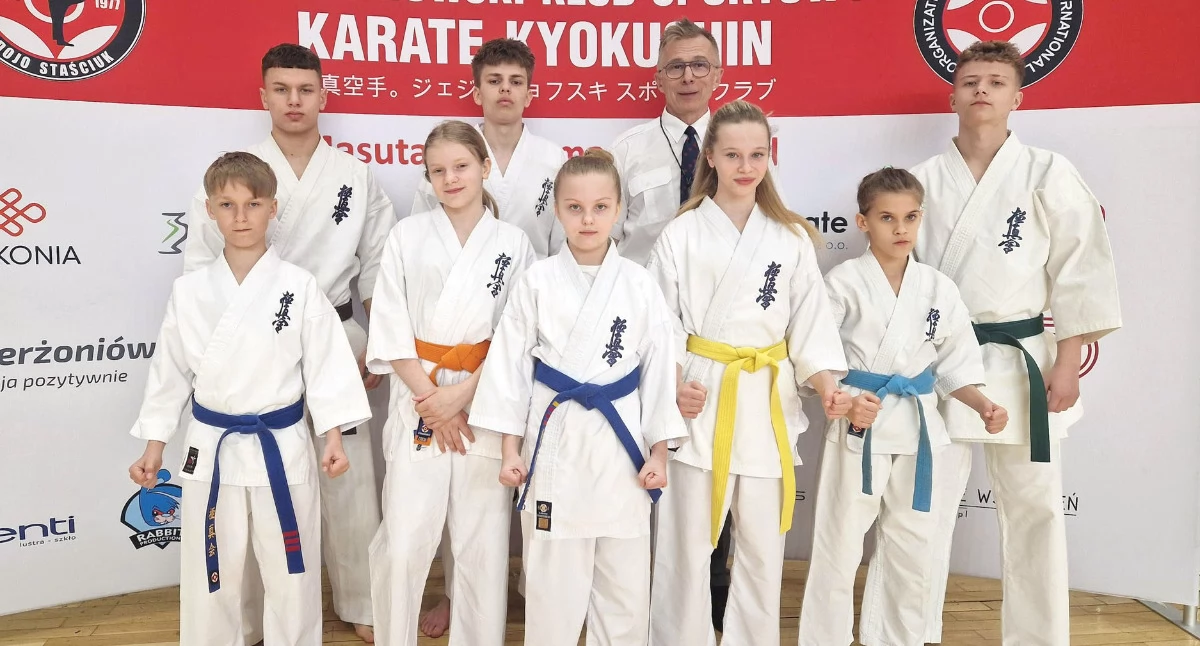 Sensei Dariusz Karczmit i jego podopieczni