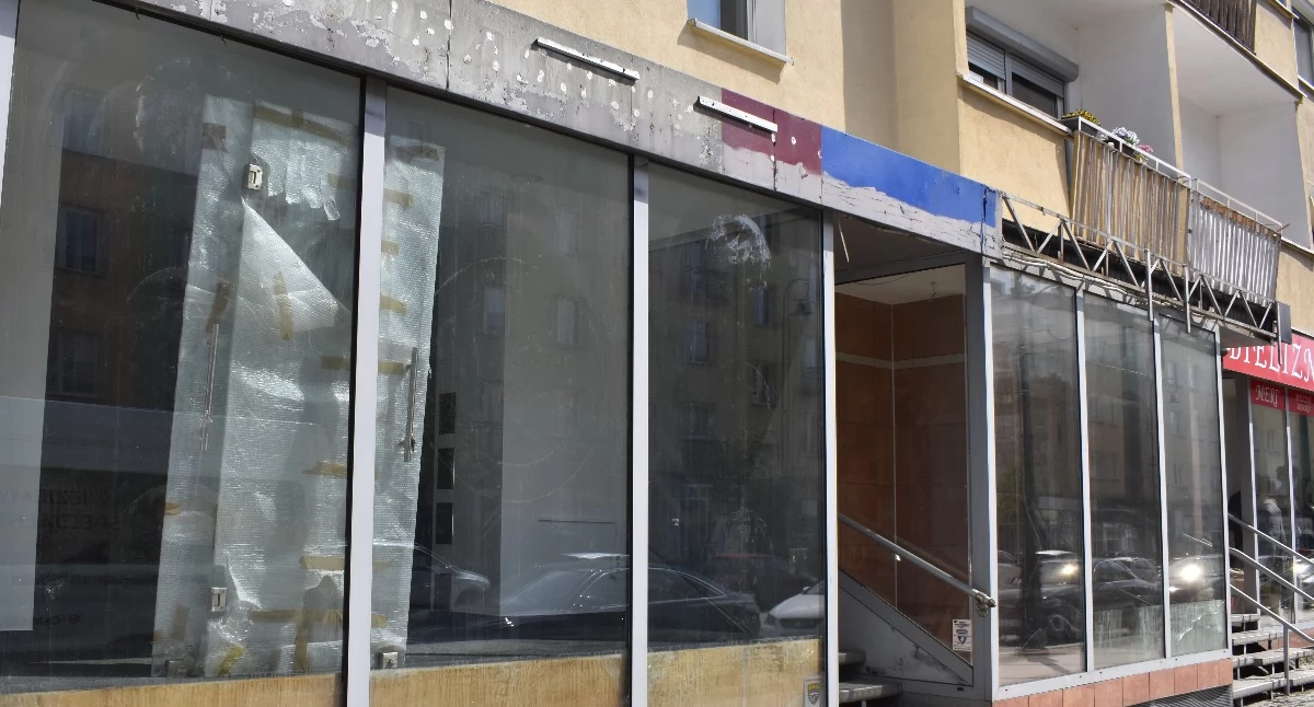 Sprawy społeczne, Znikający handel centrum miasta - zdjęcie, fotografia