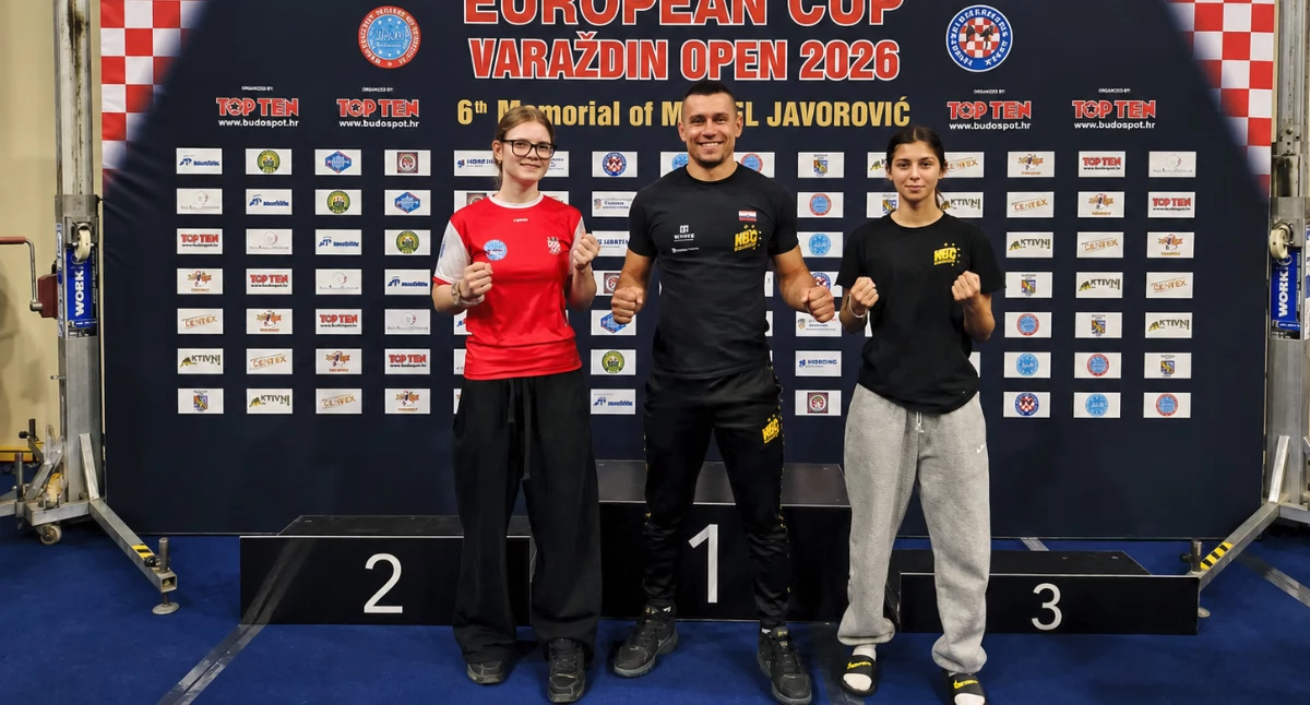 Trener Przemysław Kierpacz i jego największe gwiazdy - Dorota Maczuga (z lewej) i Kalina Kierpacz