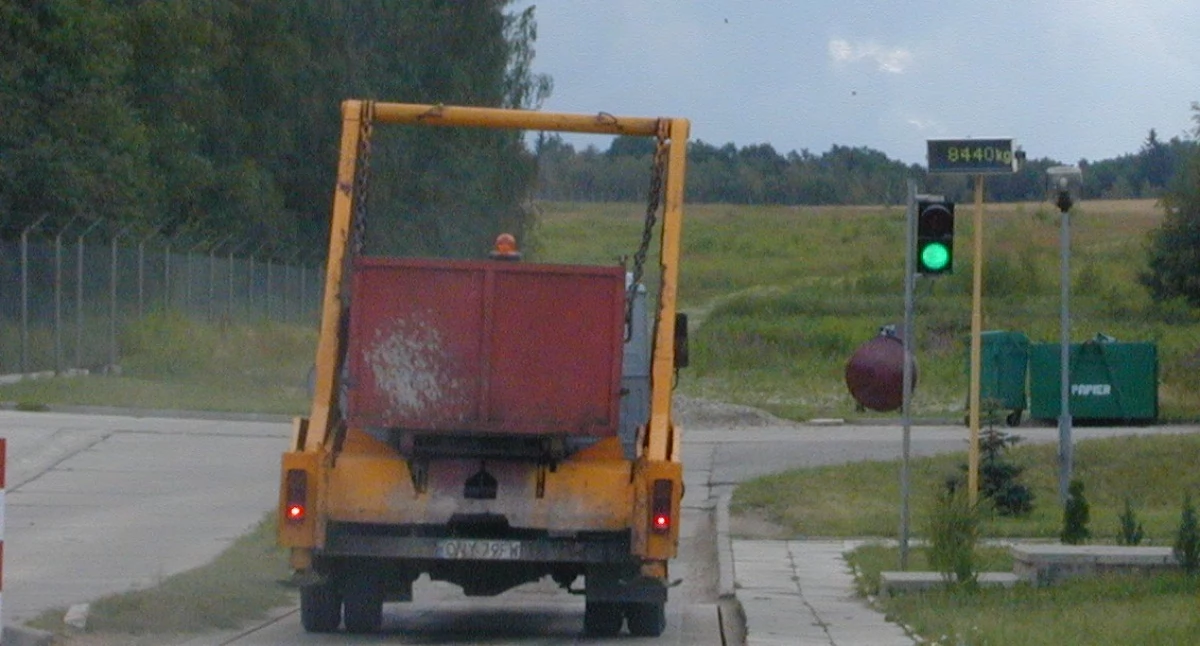 Samorząd, Przetarg odbiór śmieci - zdjęcie, fotografia