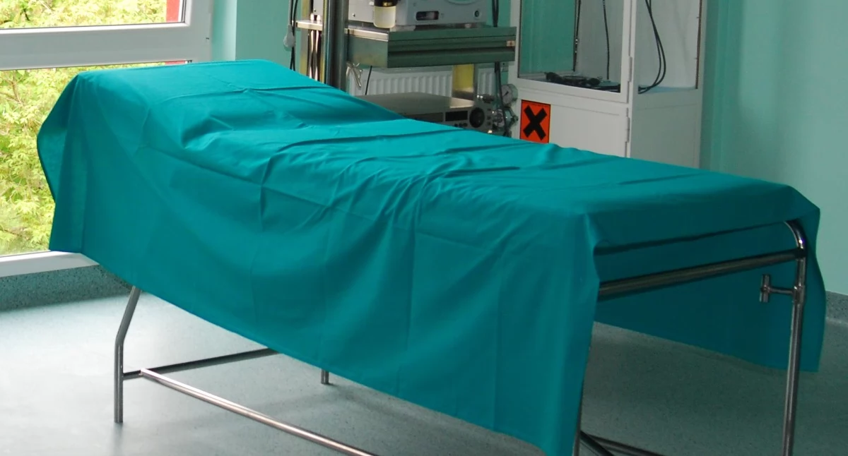 Opieka społeczna, błąd medyczny Szpital Głuchołazach wnioskuje pożyczkę żeby zapłacić - zdjęcie, fotografia