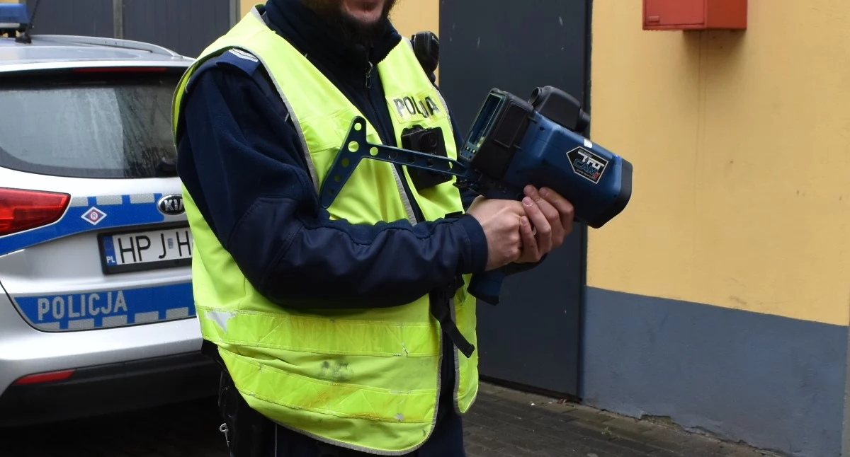 Kronika kryminalna, mandatu pirata drogowego - zdjęcie, fotografia