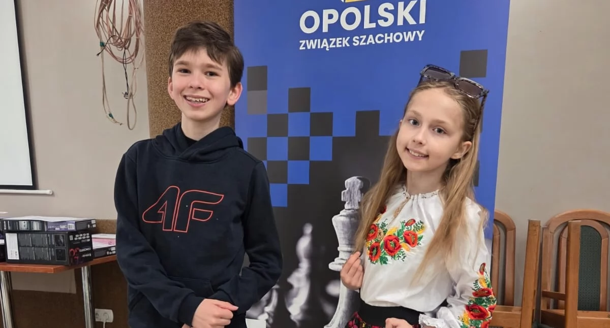 Pozostałe, Julia Aleksander szachowymi mistrzami  - zdjęcie, fotografia