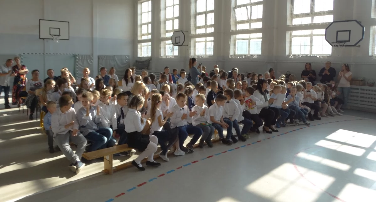 Kontrowersje, Burza wokół wyboru nowej dyrektor szkoły Białej Nyskiej - zdjęcie, fotografia
