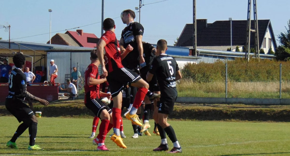 LZS Domaszkowice - Start Namysłów 2:1. Powietrzny pojedynek wygrany przez drużynę LZS Domaszkowice