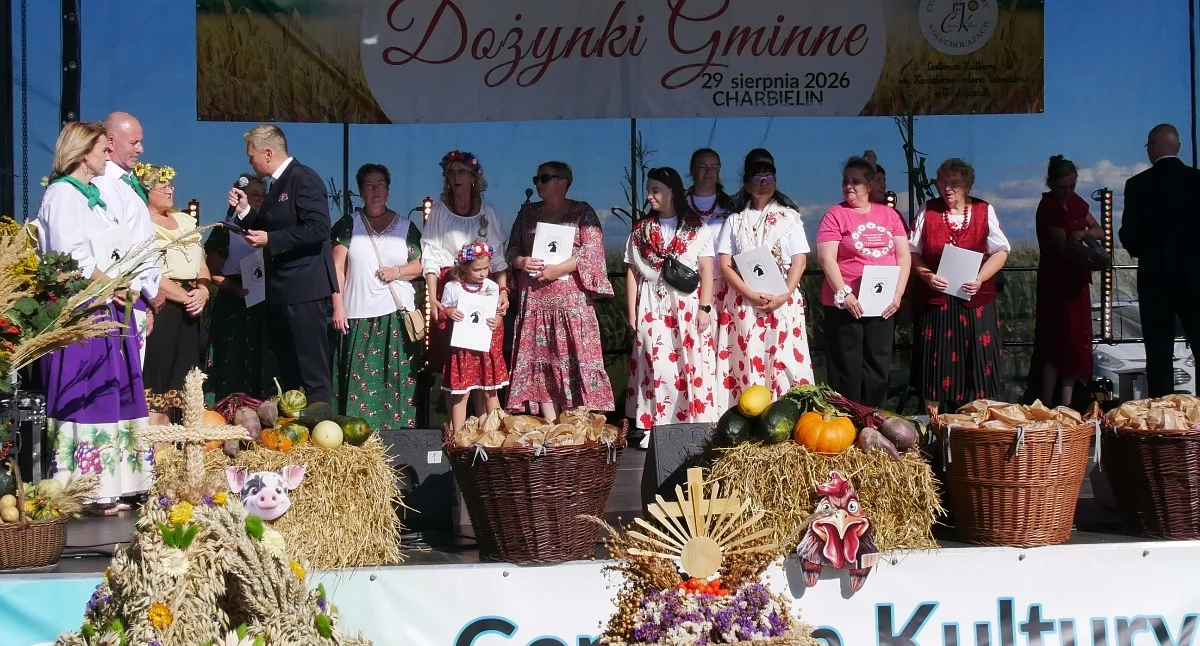 Samorząd, Wielkie święto Charbielinie  - zdjęcie, fotografia