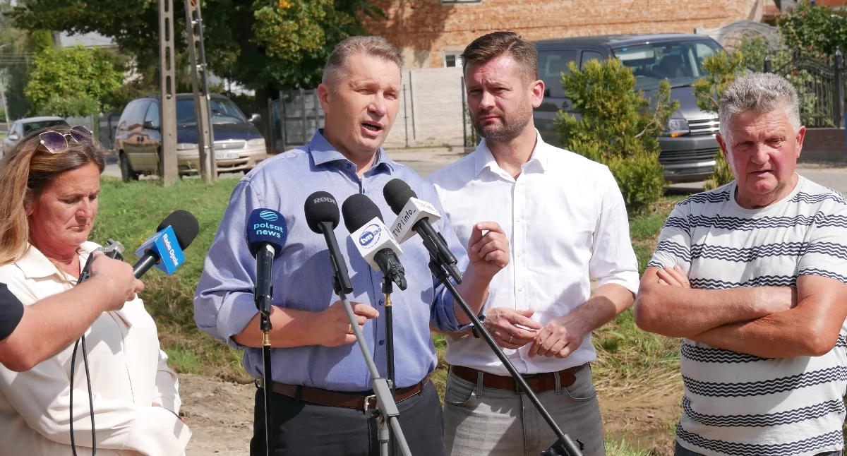 Polityka, Czarnek Bodzanowie „Ludzie kolejny ucierpieli” - zdjęcie, fotografia