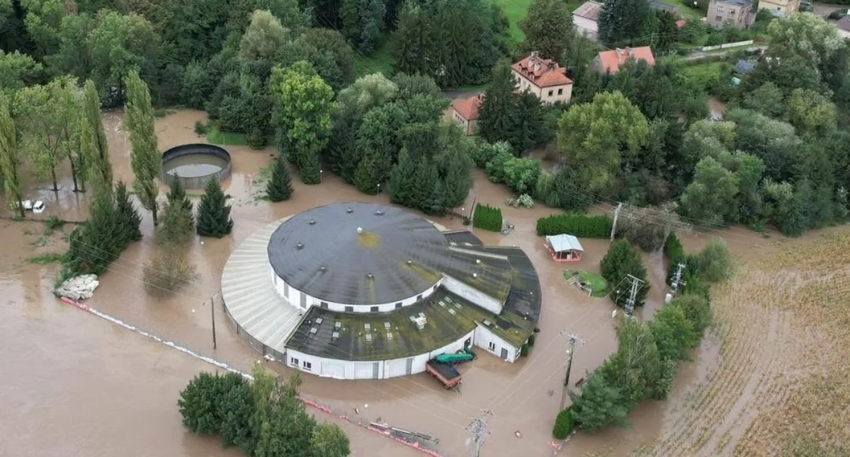 Samorząd, nową oczszyczalną ścieków Paczkowie Gmina przeprasza - zdjęcie, fotografia