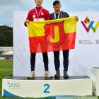 Na medalowym podium największe perły Juvenii Głuchołazy - Adam Rydlewski i jego trener...
