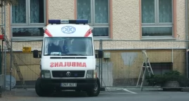 Zdjęcie dotyczy: Awantura o karetkę. Wojewoda chciała ją przenieść z Paczkowa do Otmuchowa 