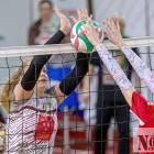 NTSK AZS PWSZ Komunalnik Nysa - AZS AWF Hummel Wrocław 3:1. Na siatce walczą Anastazja...