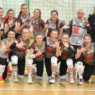 Drużyna NTSK AZS PWSZ Komunalnik Nysa po zwycięskim meczu z AZS AWF Hummel Wrocław....