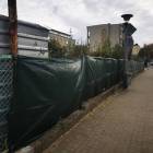 Teren prowadzonych prac został zasłonięty. Nysanie ciekawi historii miasta pytają,...
