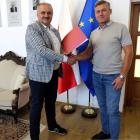 Nominację na stanowisko dyrektora ZUD Sławomirowi Suchońskiemu wręczył starosta Daniel...