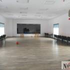 Na piętrze budynku też jest sala