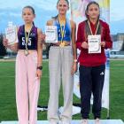 Na medalowym podium mistrzyni województwa opolskiego - Amelia Stefanowska (w środku)
