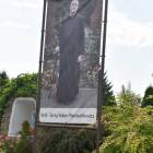 Postać brata Marszałkowicza, założyciela schroniska jest uwieczniona w kilku miejscach