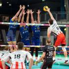 Asseco Resovia Rzeszów - Stal Nysa 3:2. Nicolas Szerszeń przebija się przez potrójny...