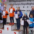 Najlepsi zawodnicy na medalowym podium