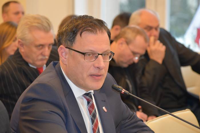 W drodze do SKO i RIO są już wnioski o uznanie decyzji wydanych na podstawie trzech uchwał za nieposiadające podstawy prawnej. Skutkuje to dla władz złamaniem dyscypliny finansów publicznych w ogromnym rozmiarze