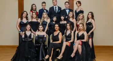 Studniówka 2025 - I Liceum Ogólnokształcące w Nysie, klasa 4H1