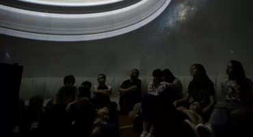 Mobilne planetarium Centrum Nauki Kopernik w Głuchołazach