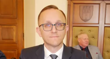 Radny z Paczkowa krytykuje starostwo powiatowe. Chodzi o oświatę 