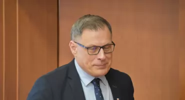 Burmistrz zabrał dzieciom pieniądze. Nawet 2000 zł mniej!