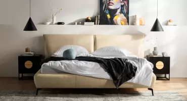 Aksamit, welur czy bouclé? Przegląd łóżek tapicerowanych wykończonych różnymi tkaninami