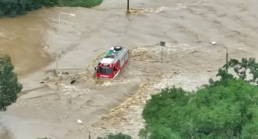 Powódź zalała im wóz strażacki, nowego nie dostaną 