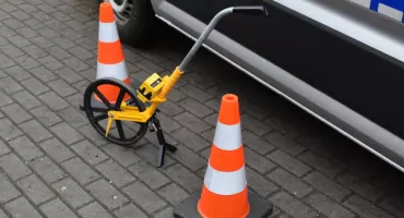 Kto potrącił rowerzystkę? Sprawca uciekł 