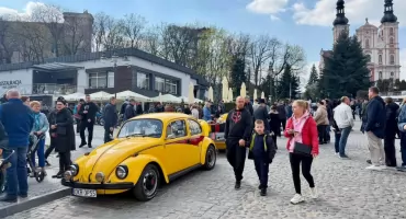Zlot Pojazdów Zabytkowych. Otmuchów stolicą klasyków