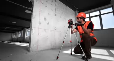 Do jakich prac potrzebna jest poziomica laserowa? 