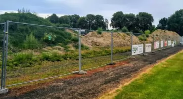 Remont stadionu w Otmuchowie z problemami